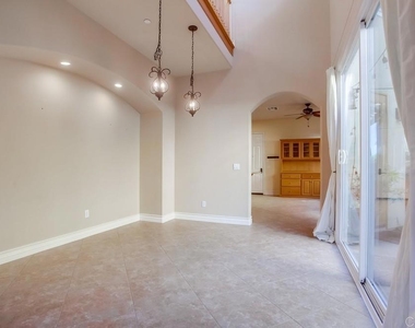 421 N Cedros Ave - Photo Thumbnail 11