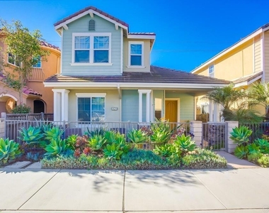 421 N Cedros Ave - Photo Thumbnail 2