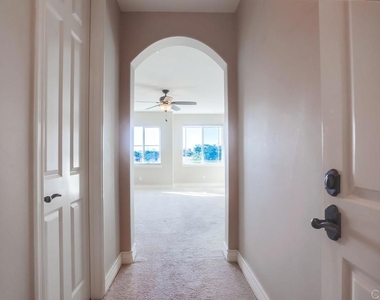 421 N Cedros Ave - Photo Thumbnail 23