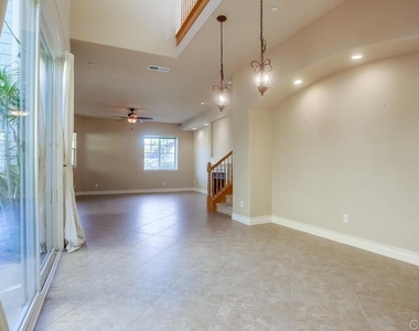 421 N Cedros Ave - Photo Thumbnail 13