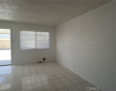 322 Maxine Avenue - Photo Thumbnail 3