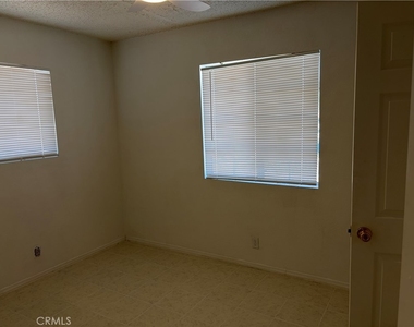 322 Maxine Avenue - Photo Thumbnail 9