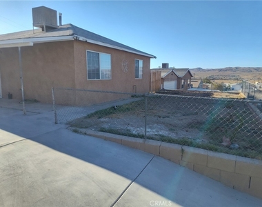 322 Maxine Avenue - Photo Thumbnail 1