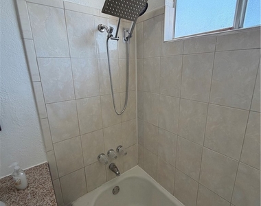 322 Maxine Avenue - Photo Thumbnail 15