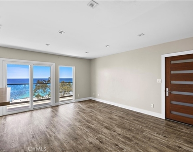 694 N Coast - Photo Thumbnail 4