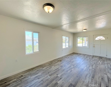 1115 Herald Street - Photo Thumbnail 3