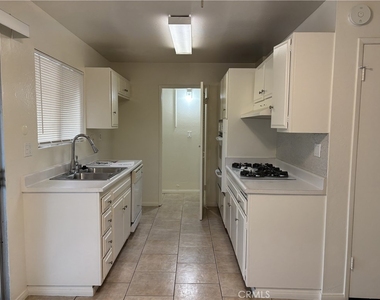 16578 Montego Way - Photo Thumbnail 4