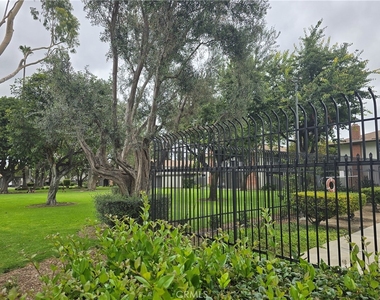 16578 Montego Way - Photo Thumbnail 23
