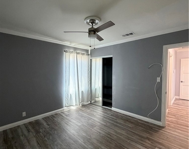 11521 Mines Boulevard - Photo Thumbnail 3