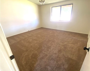 700 E Orangewood - Photo Thumbnail 7