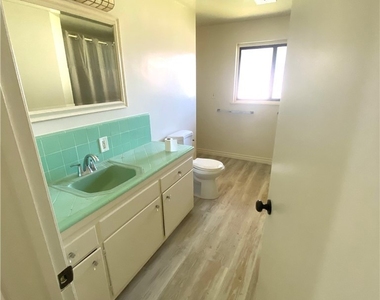 700 E Orangewood - Photo Thumbnail 5