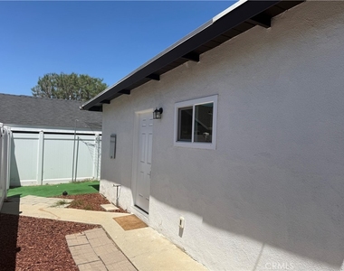 1395 B 3rd - Photo Thumbnail 1