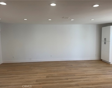 1395 B 3rd - Photo Thumbnail 4