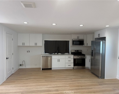 1395 B 3rd - Photo Thumbnail 8