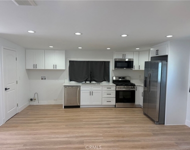 1395 B 3rd - Photo Thumbnail 9