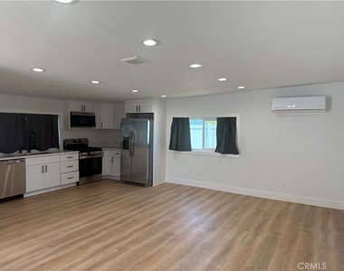 1395 B 3rd - Photo Thumbnail 5