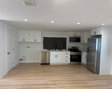 1395 B 3rd - Photo Thumbnail 7
