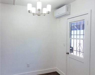 201 S Rowan Avenue - Photo Thumbnail 7