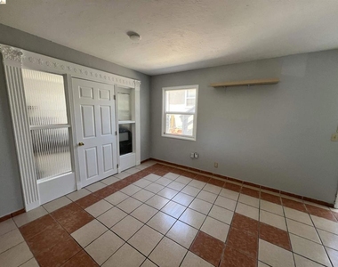 6293 Vallejo St - Photo Thumbnail 4