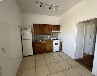 3244 Ellis St - Photo Thumbnail 2