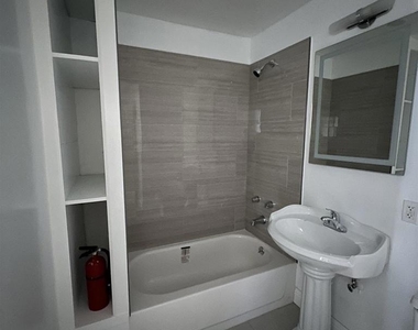 3244 Ellis St - Photo Thumbnail 6