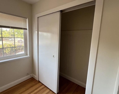 3244 Ellis St - Photo Thumbnail 3