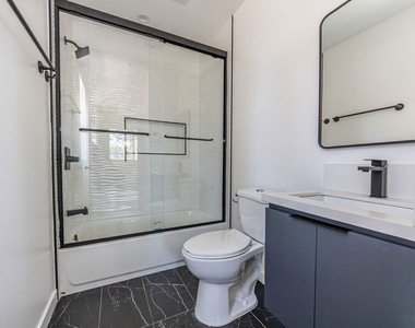 6702 Balboa Boulevard - Photo Thumbnail 16