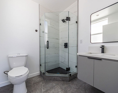 6702 Balboa Boulevard - Photo Thumbnail 8