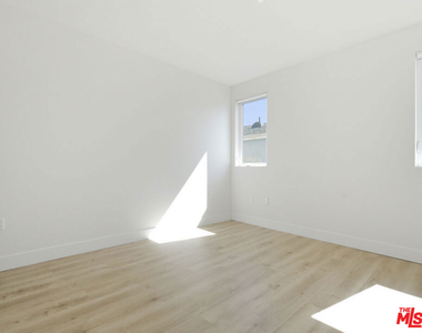 5657 Virginia Avenue - Photo Thumbnail 11