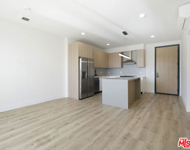 5657 Virginia Avenue - Photo Thumbnail 4