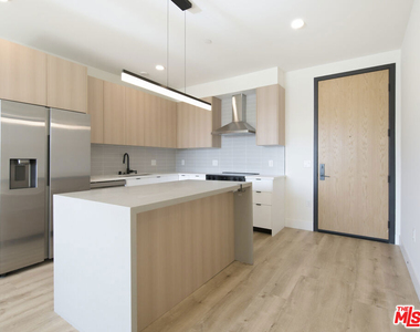5657 Virginia Avenue - Photo Thumbnail 2