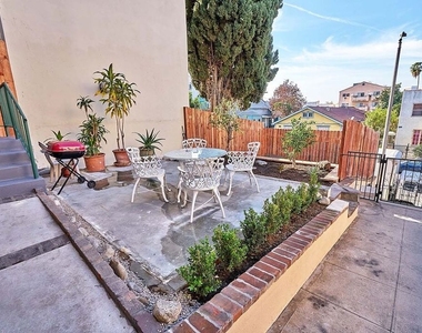 826 S Park View Street - Photo Thumbnail 12