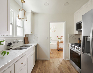 938 N Wetherly Drive - Photo Thumbnail 2
