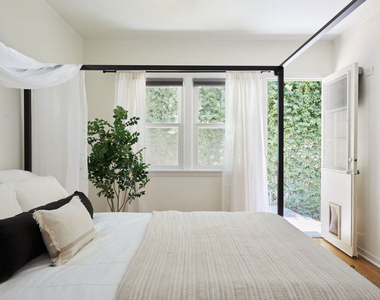 938 N Wetherly Drive - Photo Thumbnail 9