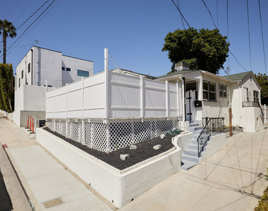 938 N Wetherly Drive - Photo Thumbnail 14