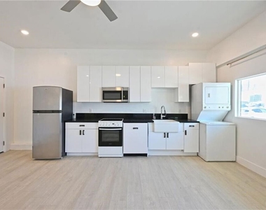 7929 Blackburn Avenue - Photo Thumbnail 3