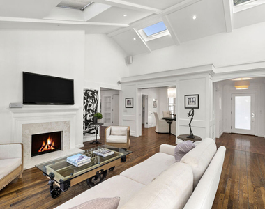 2761 Hutton Drive - Photo Thumbnail 6