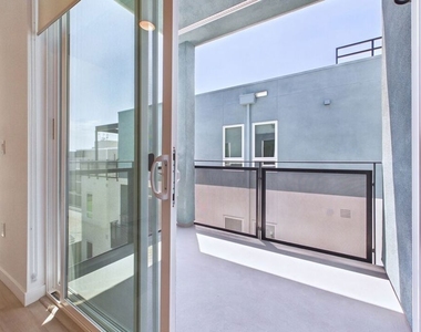9900 Venice - Photo Thumbnail 8