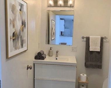 922 N Hudson Avenue - Photo Thumbnail 6