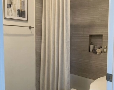 922 N Hudson Avenue - Photo Thumbnail 8