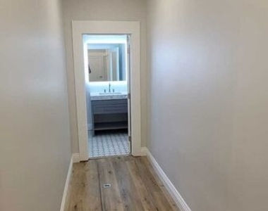 2926 Halldale Avenue - Photo Thumbnail 4