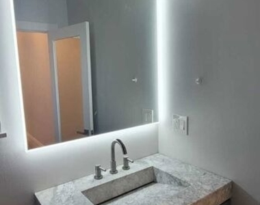 2926 Halldale Avenue - Photo Thumbnail 6