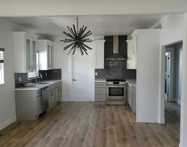 2926 Halldale Avenue - Photo Thumbnail 2