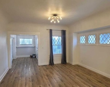 2926 Halldale Avenue - Photo Thumbnail 3