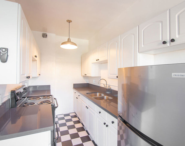 1201 N Crescent Heights Boulevard - Photo Thumbnail 3
