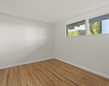 11131 Rose Avenue - Photo Thumbnail 7