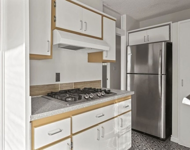 11131 Rose Avenue - Photo Thumbnail 3