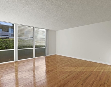 11131 Rose Avenue - Photo Thumbnail 14