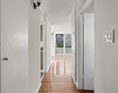11131 Rose Avenue - Photo Thumbnail 13