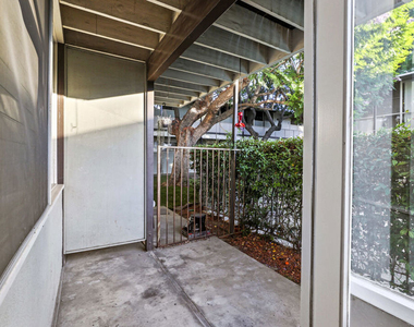 11131 Rose Avenue - Photo Thumbnail 10